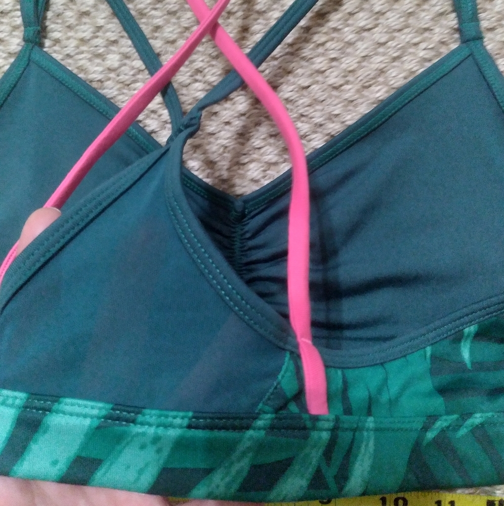 Old Navy Contrasting Strappy Sports Bra VGUC! - Picture 6 of 7